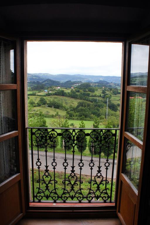 Escuelas De Fuentes Villaviciosa  Kültér fotó