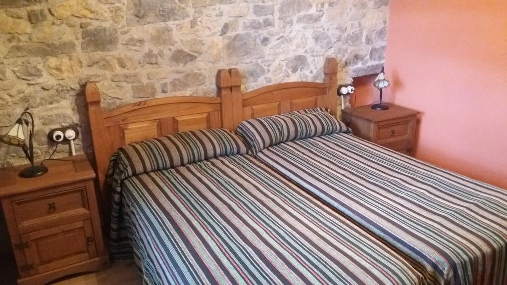 Escuelas De Fuentes Villaviciosa  Kültér fotó