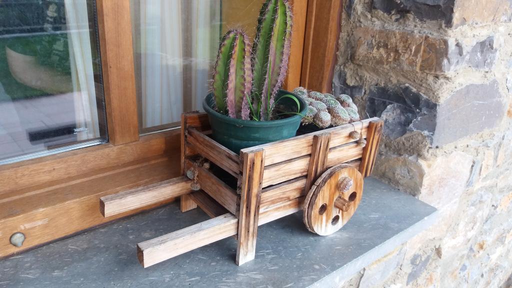 Escuelas De Fuentes Villaviciosa  Kültér fotó